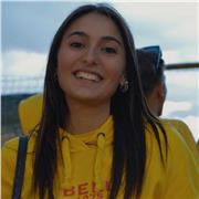 Studentessa universitaria. Aiuto compiti in italiano, matematica, scienze e inglese per studenti di elementari e medie
